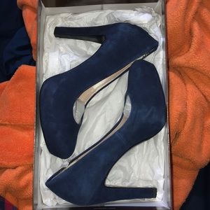 Franco sarto navy suede heel pumps sz 5